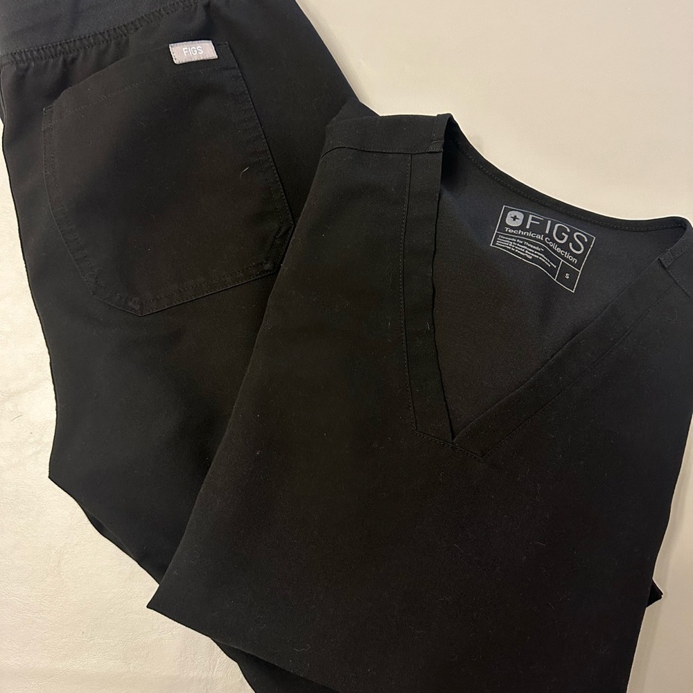 Figs black small scrub set